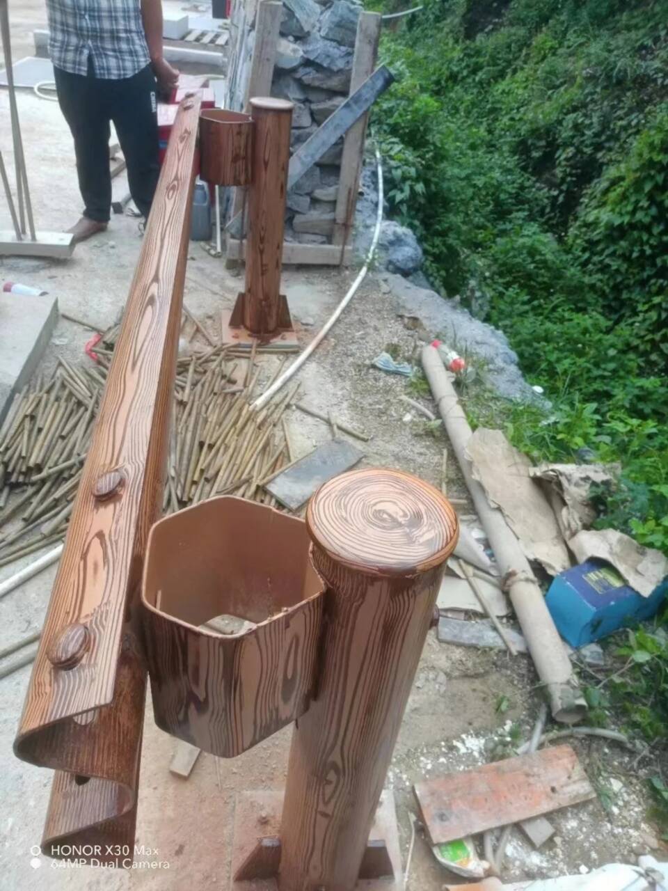 廊架长廊木纹漆，钢结构金属面木纹漆，仿木纹漆施工多少钱