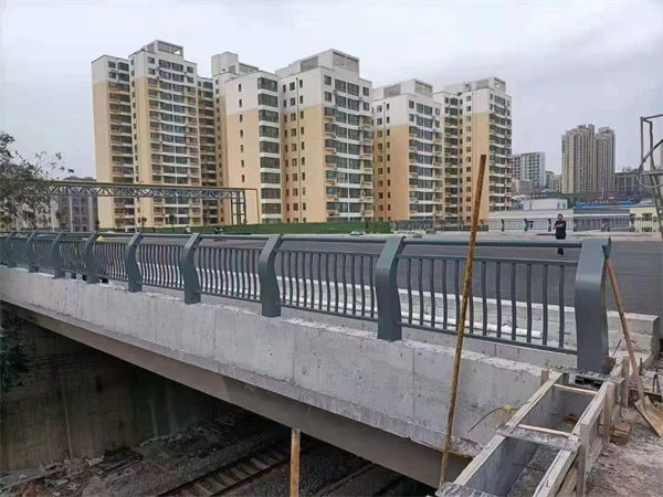 批发价高速公路防撞护栏厂家精选