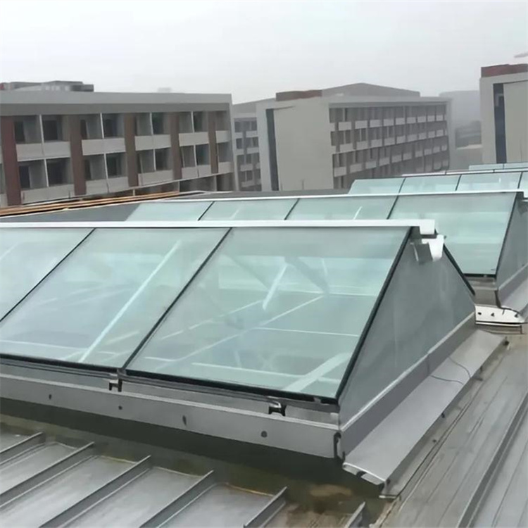 发货速度快的C3圆拱型电动采光排烟天窗供货商